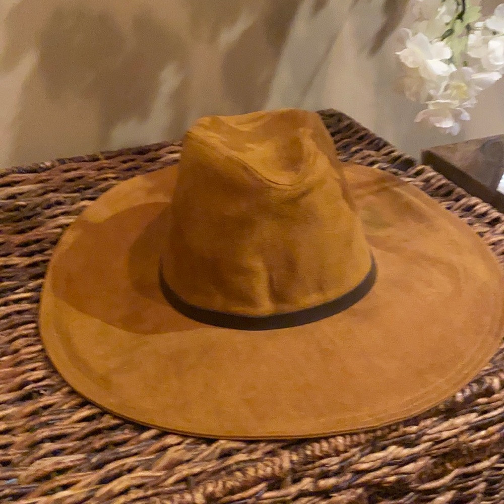 Zara brim hat